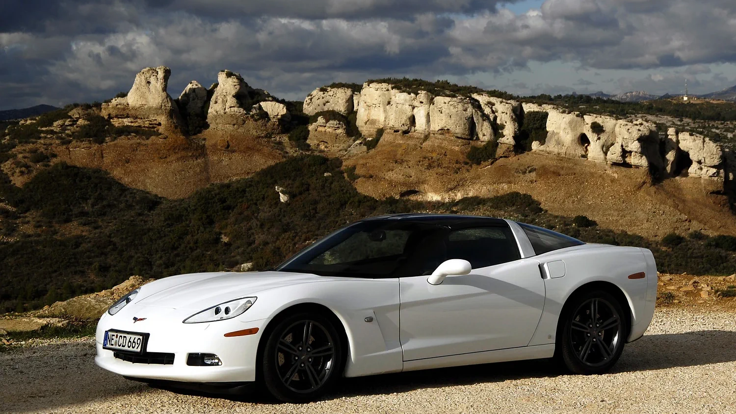 Corvette Generations/C6/C6 white Coupe.webp